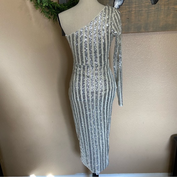NWOT Lulus Elegant Occasion Silver Sequin One-Shoulder Midi Dress - Picture 4 of 11